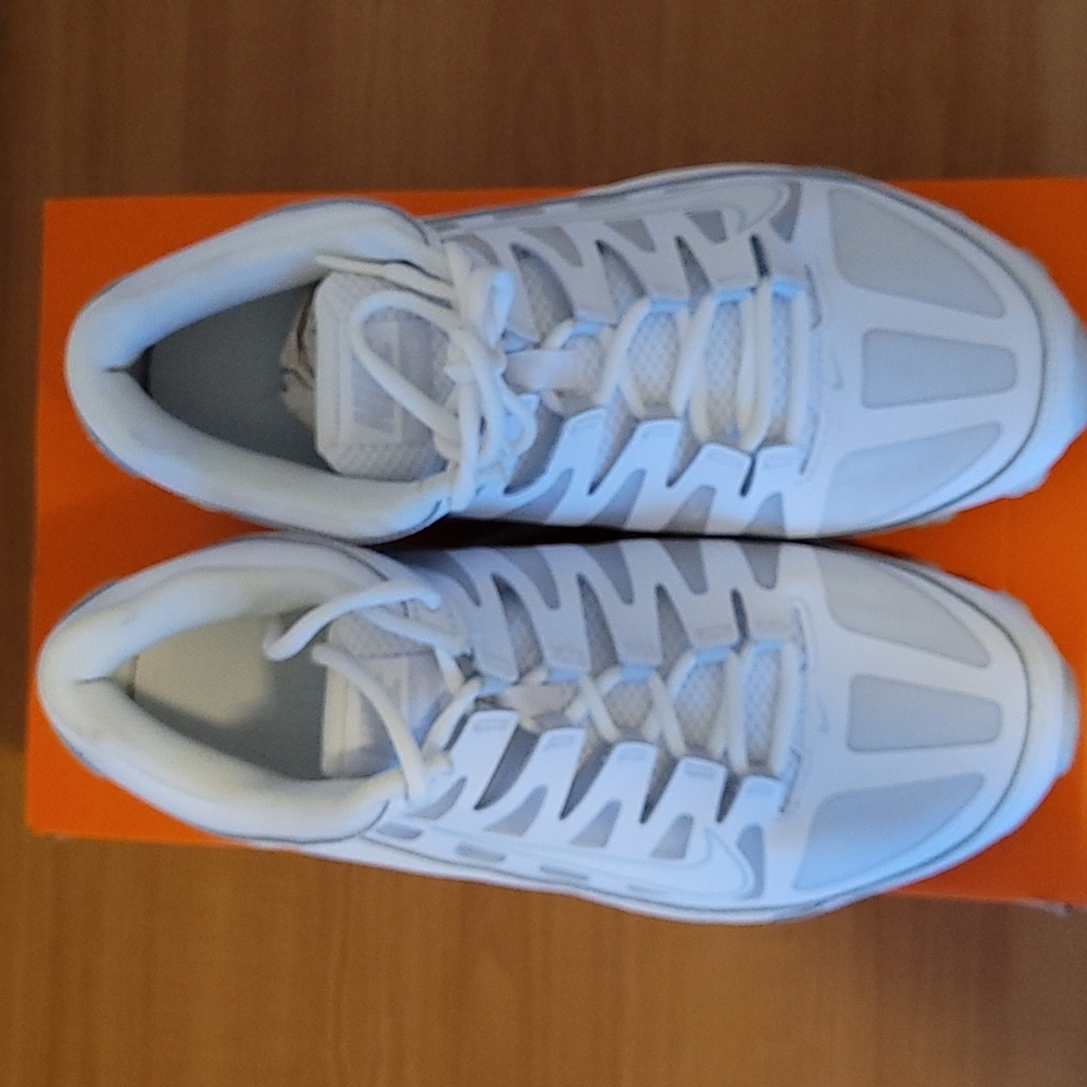 Womens sneakers